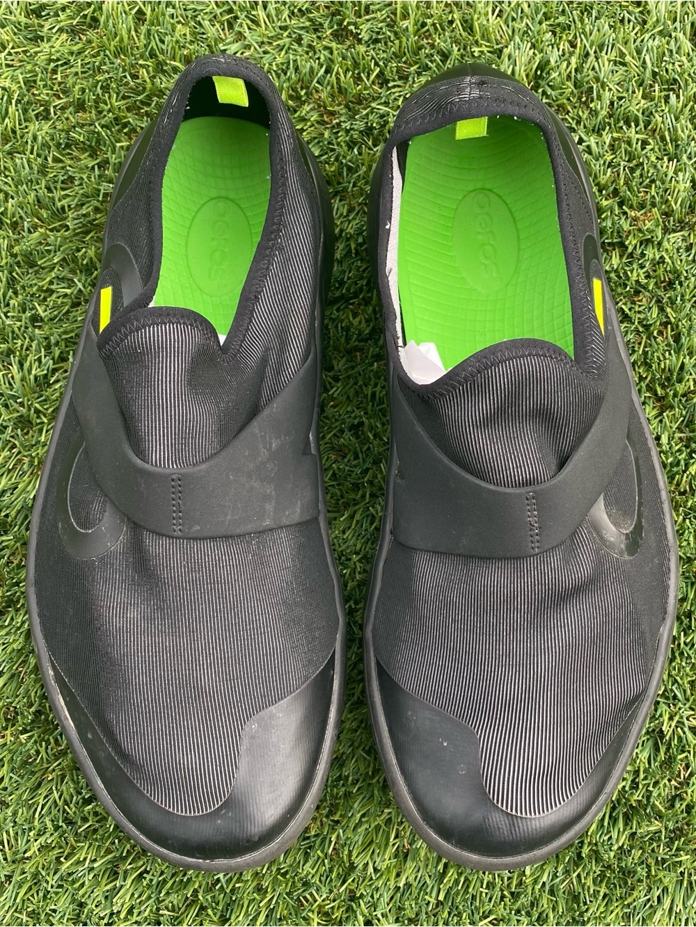 OOFOS OOmg Low Mens Size 11.5 Black Casual Walking Slip On Recovery Shoes